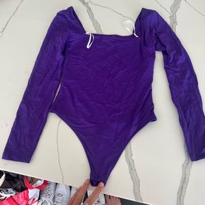 Aritzia Babaton Long Sleeve Purple square neck body suit in deep violet